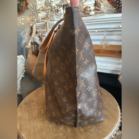 Louis Vuitton All In MM Monogram - Picture 3 of 14